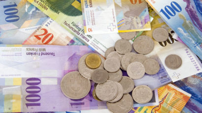 O bancă din România reduce dobânda pentru clienţii cu credite în franci elveţieni