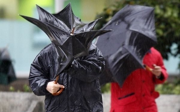 ALERTĂ ANM: precipitații și intensificări ale vântului