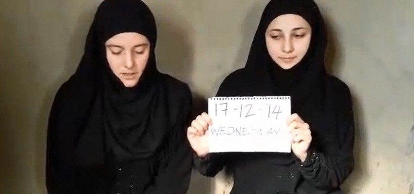 Cele două italience răpite în Siria, au revenit în ţară