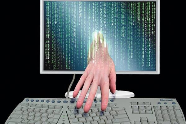 Război între hackerii creştini şi cei musulmani