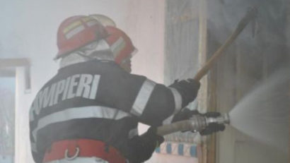(UPDATE) Centrală termică în flăcări, la Constanţa, pe strada Gheorghe Marinescu