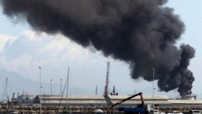UPDATE: O navă MILITARĂ a luat foc în şantierul Naval Midia!