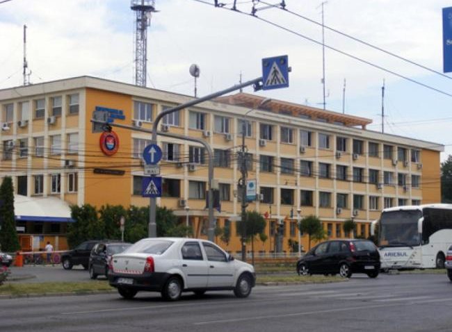 Şefii Poliţiei Timiş şi ai autorităţilor locale din Recaş, reţinuţi de procurorii DNA