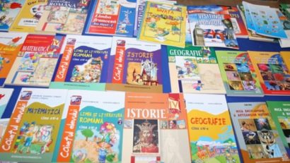 (AUDIO) Achiziţia manualelor şcolare ar trebui făcută după o lege specifică