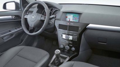 Mii de maşini Opel Astra produse între 2010 şi 2012, rechemate în service: află motivul