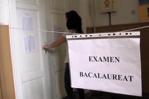 Profesori din Tulcea, trimişi în judecată pentru luare de mită la Bacalaureat