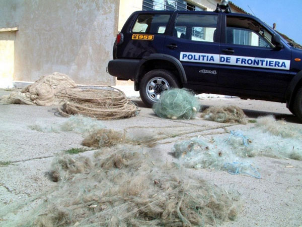 Aproape un kilometru de plase monofilare confiscate pe Lacul Goloviţa