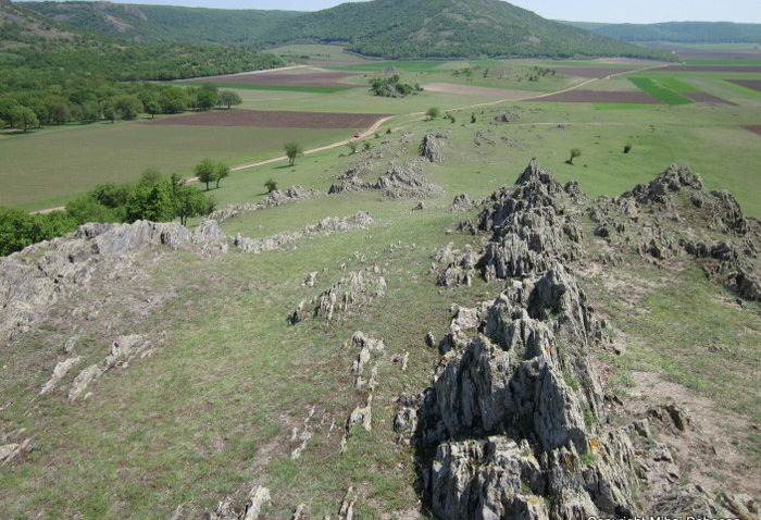 (AUDIO+FOTO)Turist în Munții Măcinului