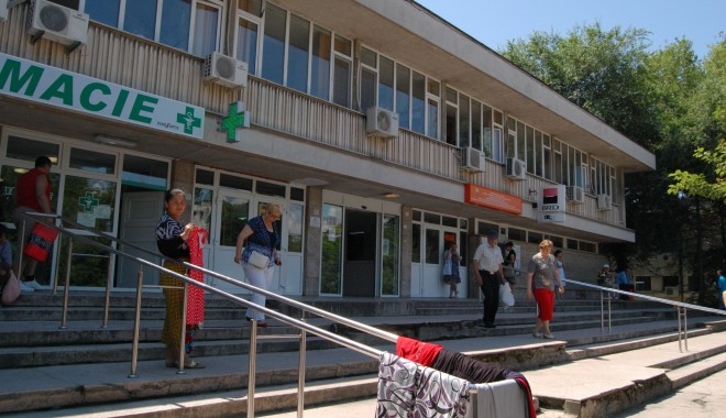 Policlinica 1 din Constanța, deși privatizată, nu are rampă pentru persoane cu dizabilități