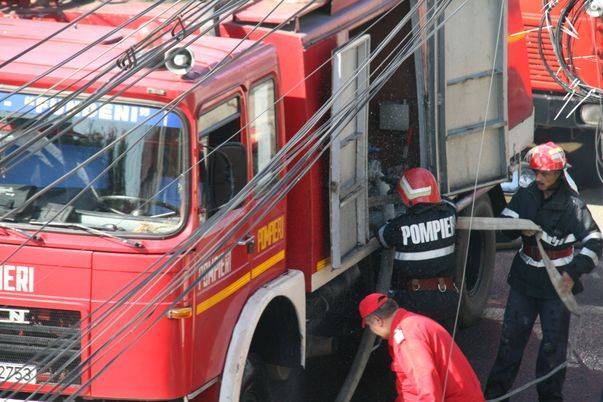 (UPDATE) Incendiu într-un apartament din Medgidia