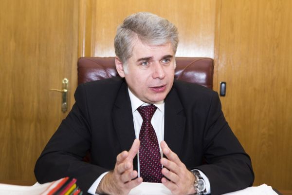 Galaţi: Fostul prefect Emanoil Bocăneanu, scos din arest preventiv