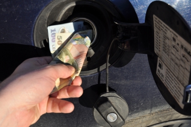 Benzina s-a ieftinit