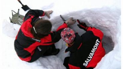 Doi salvamontiști, surprinși de avalanșă la Bâlea Lac