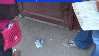 FLAGRANT. Șantajată de doi indivizi fără scrupule din Poarta Albă