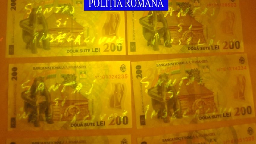 Femeie ȘANTAJATĂ cu fotografii compromițătoare