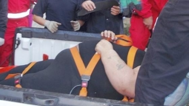 Pompierii, solicitaţi să ajute la ridicarea unei persoane supraponderale căzute în stradă, în Constanţa