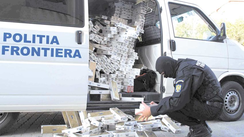 (AUDIO) Peste 50 de MILIOANE de țigări de contrabandă, descoperite în 2014 la punctele de frontieră constănțene