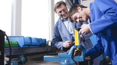 Elevii de profesională din Constanţa vor învăţa meserie la viitorul loc de muncă