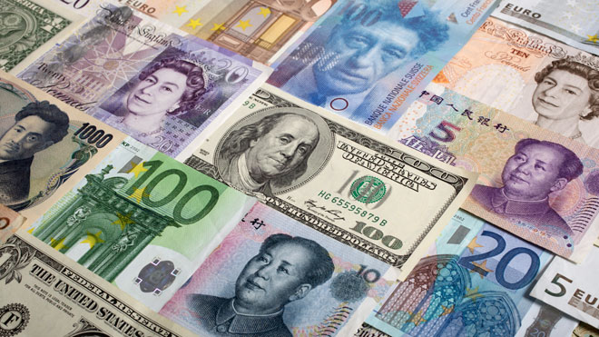 Francul elvețian se află aproape la egalitate cu euro pe piața interbancară