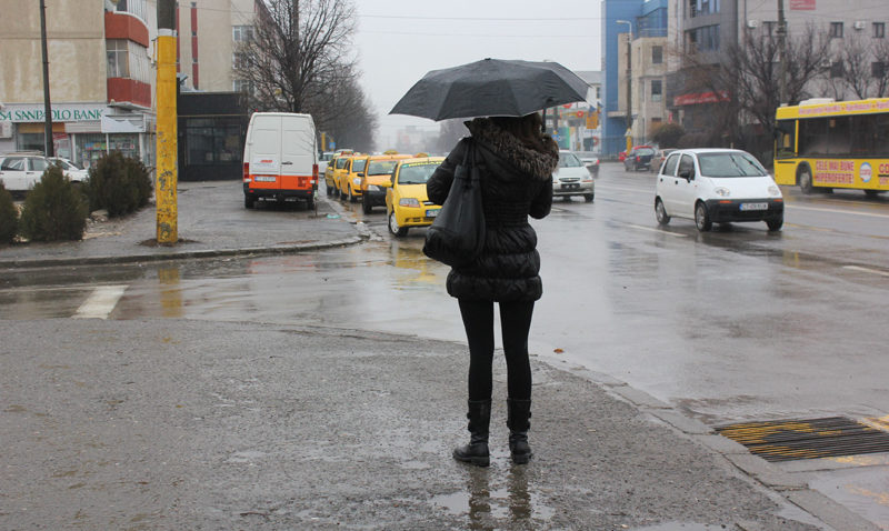 Vreme caldă, dar ploioasă și cu vânt, sâmbătă, în Dobrogea