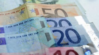 Zona euro este în pericol să recadă în recesiune economică