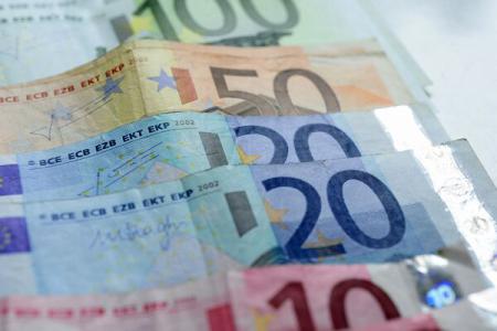 Zona euro este în pericol să recadă în recesiune economică