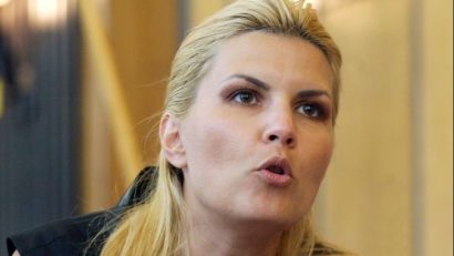 Elena Udrea îşi continuă războiul cu Justiţia. Cine nu o vrea în libertate