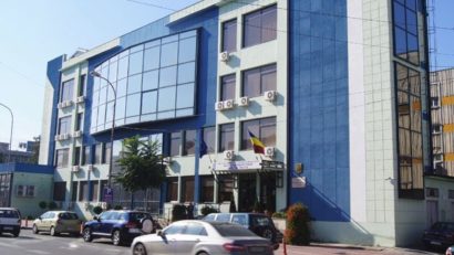Grevă de avertisment la Consiliul Judeţean şi primăriile tulcene