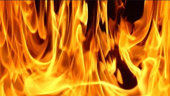 (UPDATE) Incendiu în Constanţa, pe strada Timişana