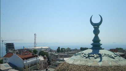 Într-o lume marcată de crimele teroriştilor islamişti, musulmanii din România îşi aleg noii lideri