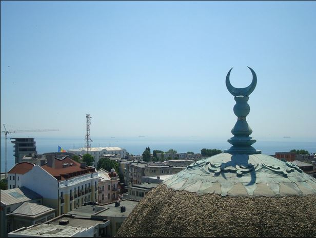 Într-o lume marcată de crimele teroriştilor islamişti, musulmanii din România îşi aleg noii lideri