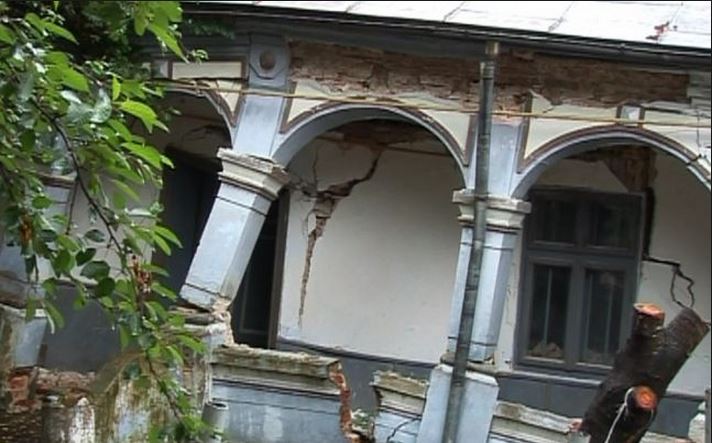 Românii par indiferenţi la riscul de pierdere a locuinţei. Foarte puţine case sunt asigurate