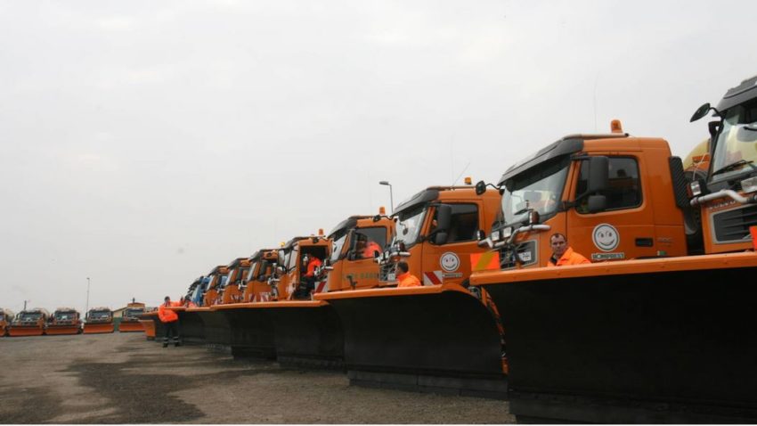 Statul cumpără utilaje de deszăpezire. CNADNR promite că autostrăzile nu vor mai fi blocate