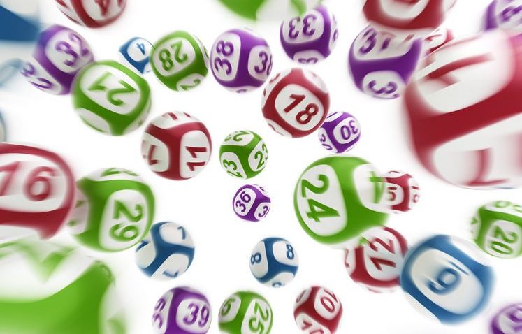 1,5 milioane de euro îşi aşteaptă câştigătorul astăzi, la Loto 6/49