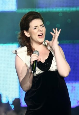 (AUDIO) Drumul către succes nu e întotdeauna pavat cu întâmplări fericite. Ce spune o fostă câştigătoare a Festivalului Mamaia