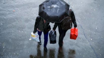 Plimbări romantice sub umbrelă de Dragobete, în Dobrogea