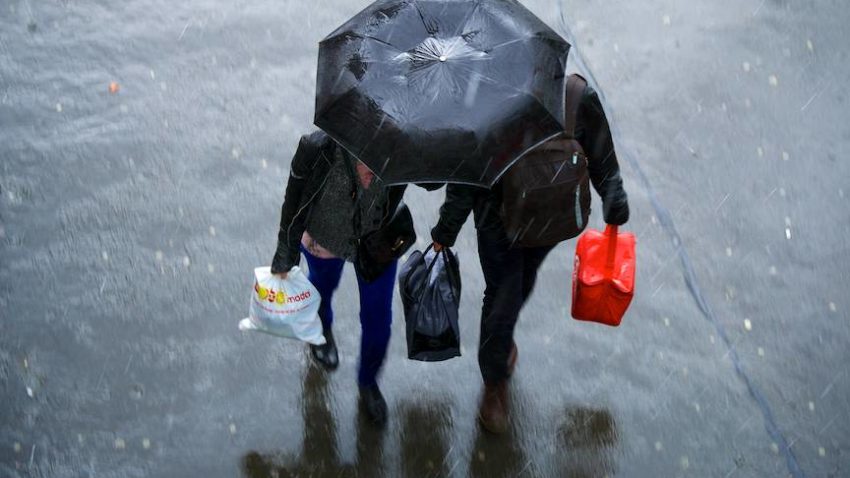 Plimbări romantice sub umbrelă de Dragobete, în Dobrogea