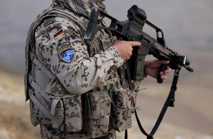 NATO instalează în România structuri pentru o luptă de apărare