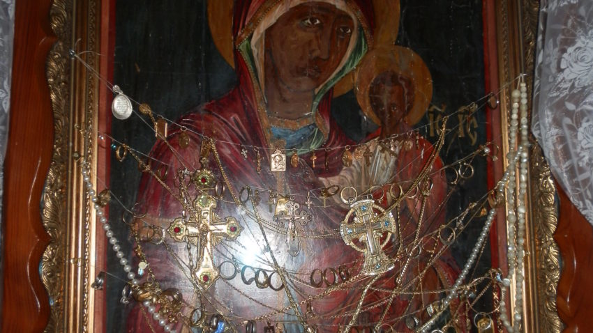 FOTO-AUDIO: Icoană facătoare de minuni la Biserica Sf. Haralambie din Constanţa