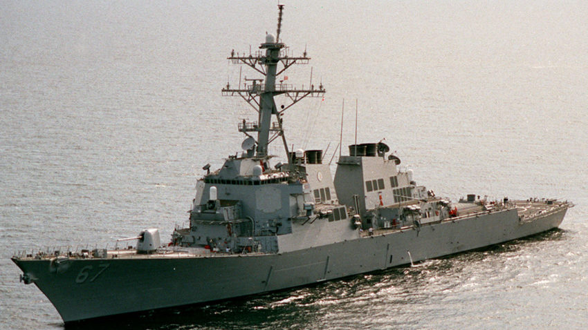 Distrugătorul american USS Cole soseşte în Marea Neagră