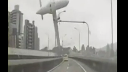 VIDEO: Momentul prăbuşirii avionului companiei TransAsia Airways