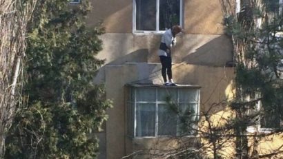 O femeie a sărit de pe balcon, în cartierul Tomis Nord din Constanţa