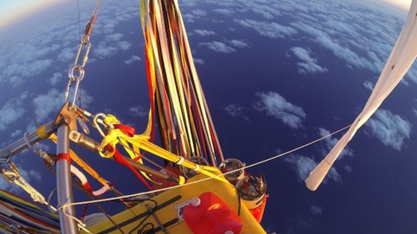 Un rus şi un american au traversat Oceanul Pacific la bordul unui balon cu heliu