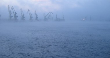 Ceaţa suspendă iarăşi manevrele în porturile româneşti de la Marea Neagră