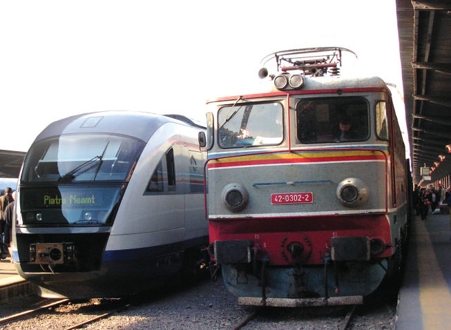 Percheziţii la CFR şi la sediul unei companii private de transport feroviar