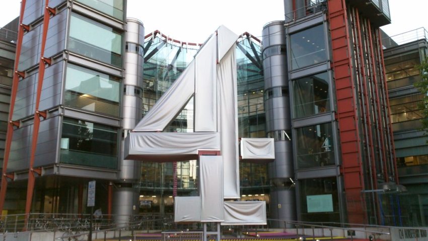Protest al românilor din Marea Britanie împotriva documentarului „Romanians are coming” difuzat de Channel4