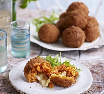 ORA MESEI: Chiftele Margherita de risotto