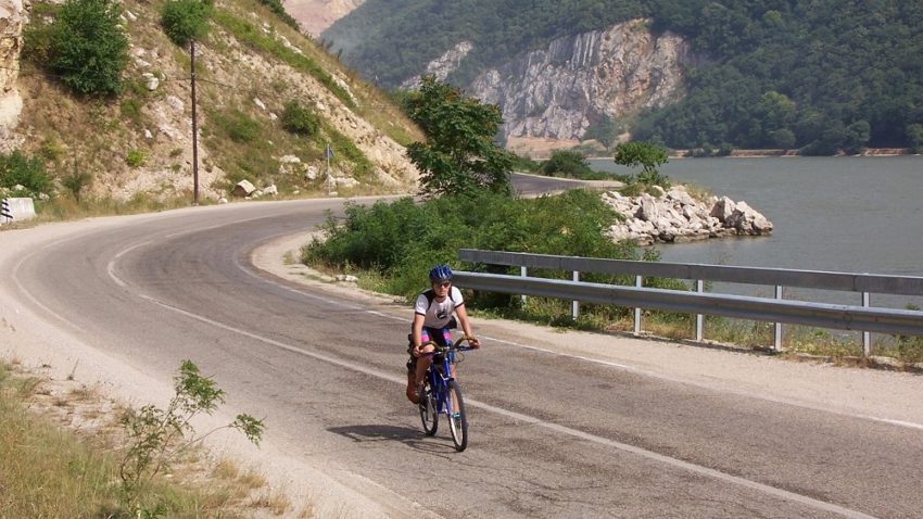 Trasee de cicloturism şi un itinerariu pentru pescuit se vor inaugura în zona Dunării