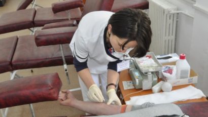 Donare de sânge în masă, la Centrul Judeţean de Transfuzii
