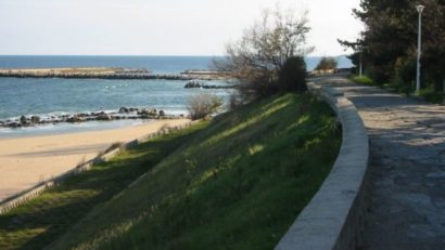 S-a prăbuşit faleza în Eforie Nord !